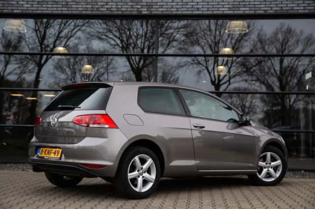 Volkswagen Golf (2013) thumbnail 2