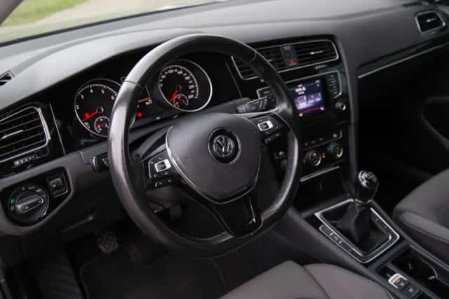 Volkswagen Golf (2013) thumbnail 4