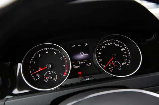Volkswagen Golf (2013) thumbnail 5
