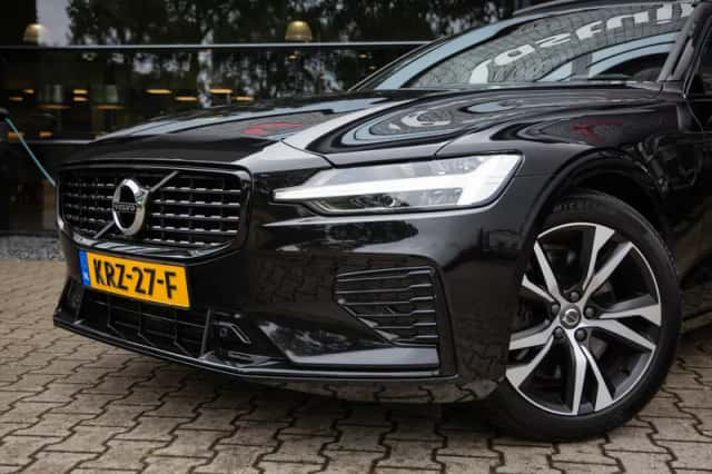 Volvo V60 (2021) thumbnail 6