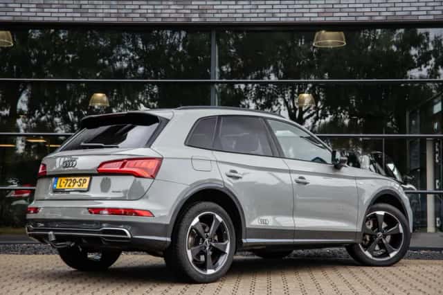 Audi Q5 (2018) thumbnail 2