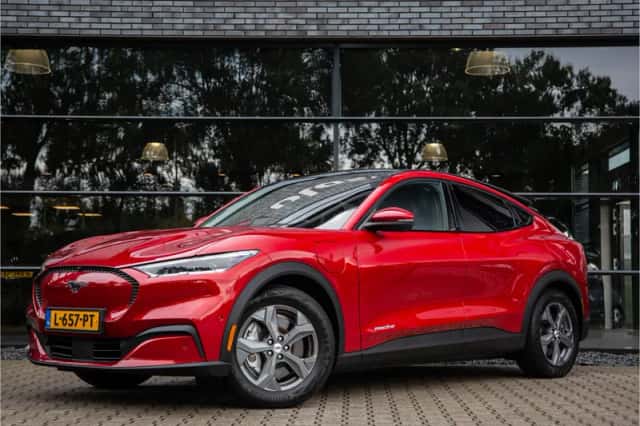 Ford Mustang (2021) thumbnail 6