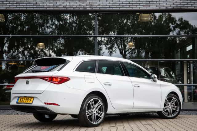 SEAT Leon Sportstourer (2023) thumbnail 2