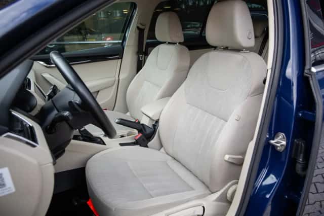 Škoda Octavia (2017) thumbnail 3