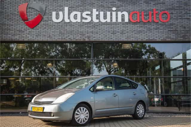 Toyota Prius (2005) thumbnail 1