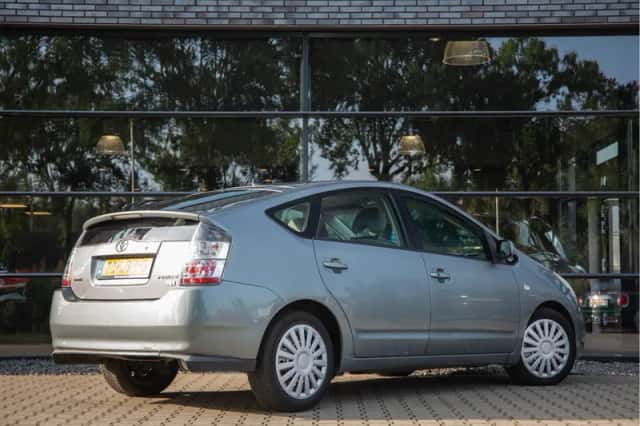 Toyota Prius (2005) thumbnail 2