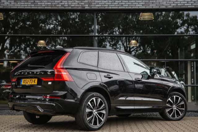 Volvo XC60 (2023) thumbnail 2