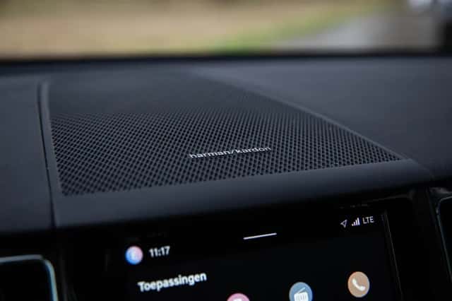 Volvo XC60 (2023) thumbnail 3
