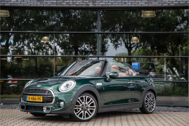 MINI Cooper S (2018) thumbnail 2