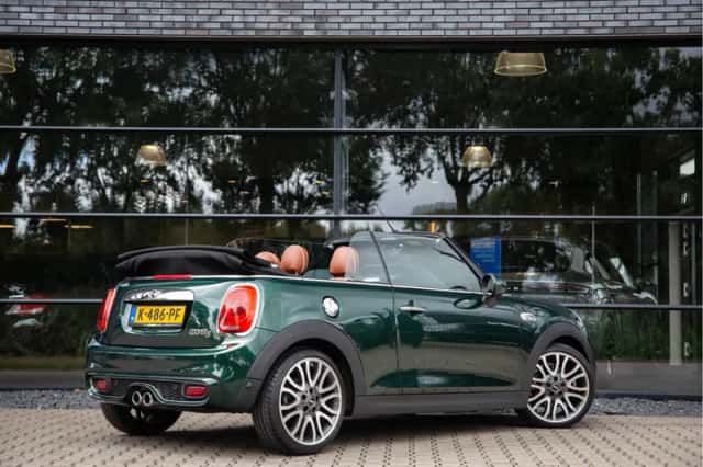 MINI Cooper S (2018) thumbnail 3