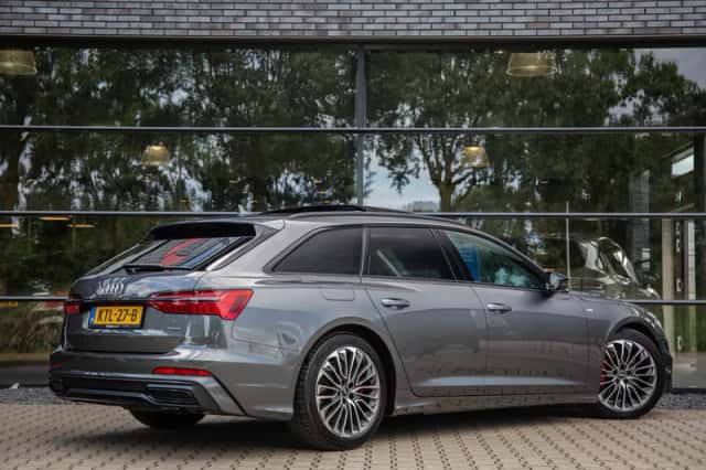 Audi A6 (2022) thumbnail 2