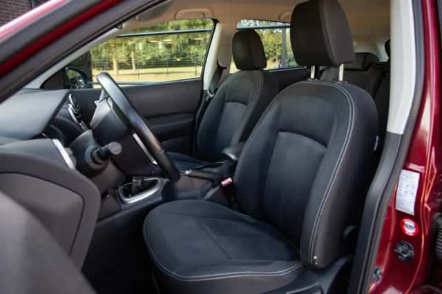 Nissan Qashqai (2010) thumbnail 3