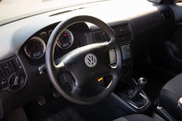 Volkswagen Golf (2003) thumbnail 4