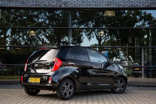 Kia Picanto (2016) thumbnail 2