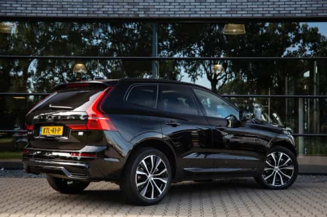 Volvo XC60 (2023) thumbnail 2