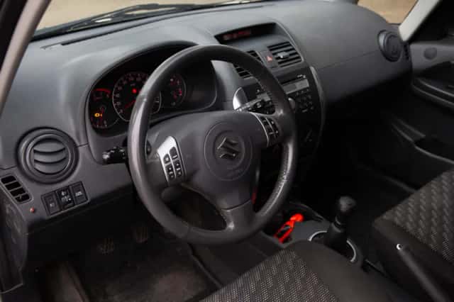 Suzuki SX4 (2008) thumbnail 5