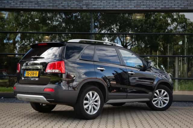 Kia Sorento (2012) thumbnail 2