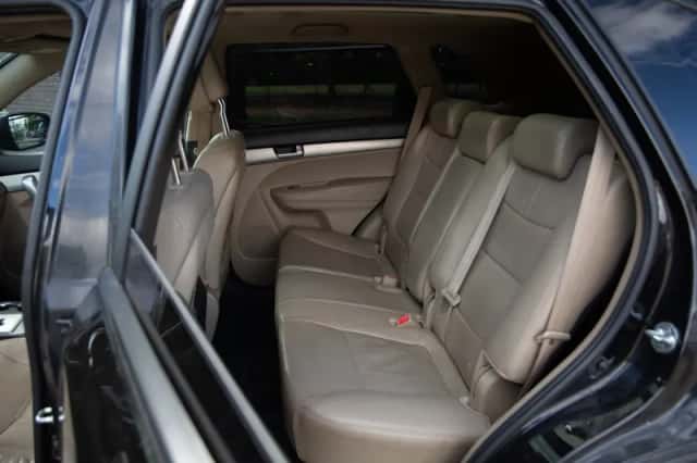 Kia Sorento (2012) thumbnail 4
