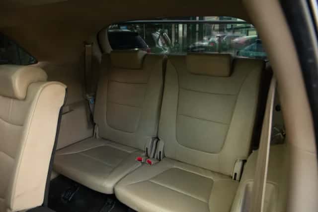 Kia Sorento (2012) thumbnail 5