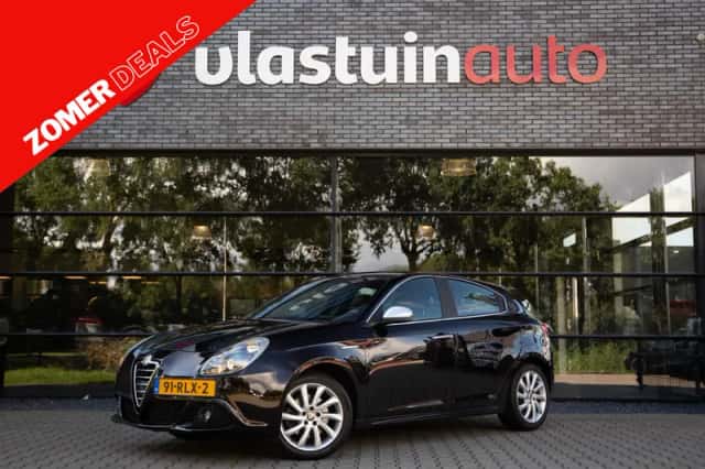 Alfa Romeo Giulietta (2011) thumbnail 1