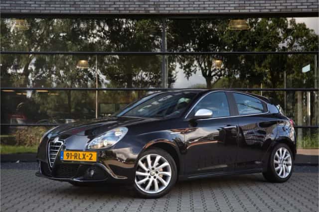 Alfa Romeo Giulietta (2011) thumbnail 5