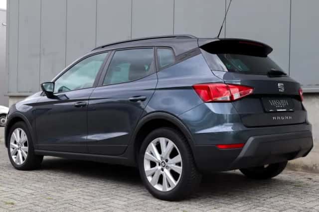 SEAT Arona (2021) thumbnail 3
