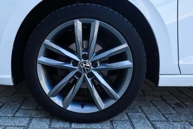 Volkswagen Polo (2022) thumbnail 2