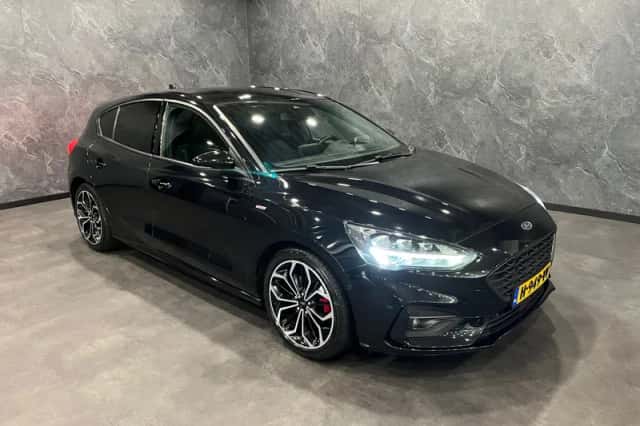Ford Focus (2020) thumbnail 1