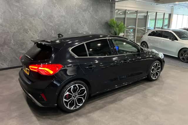 Ford Focus (2020) thumbnail 2