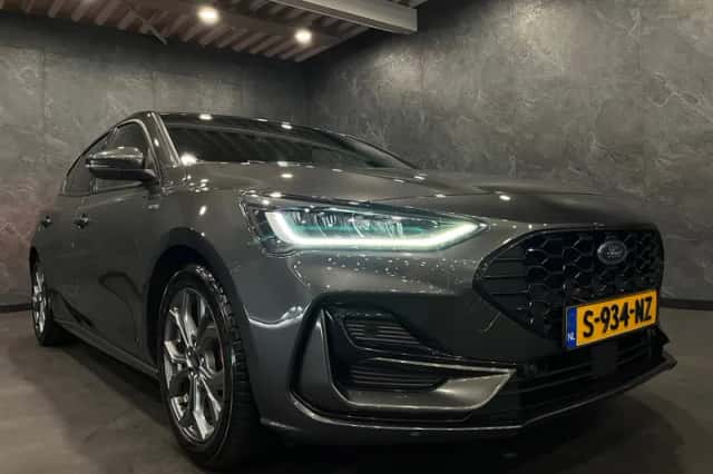 Ford Focus (2023) thumbnail 2
