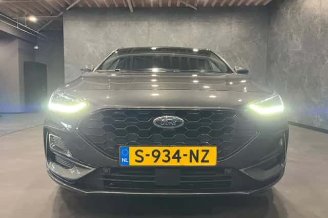 Ford Focus (2023) thumbnail 4
