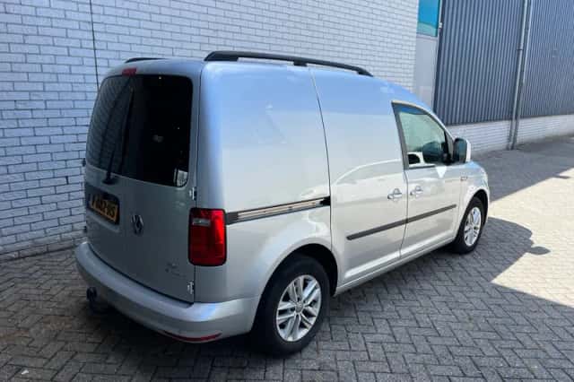 Volkswagen Caddy (2017) thumbnail 3
