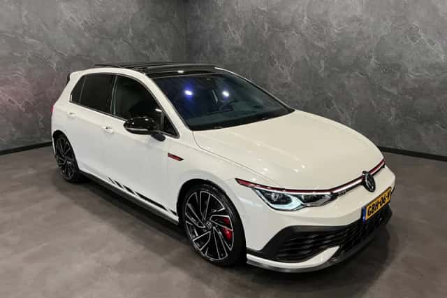 Volkswagen Golf (2021) thumbnail 1