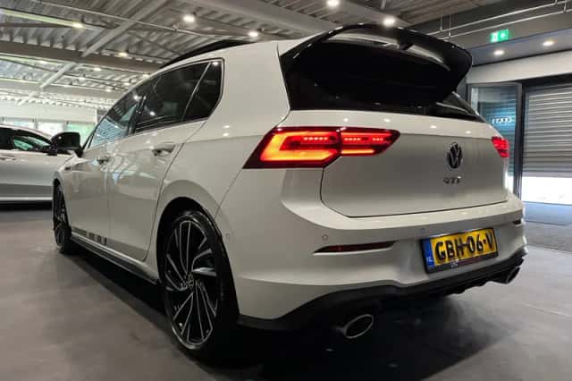 Volkswagen Golf (2021) thumbnail 2