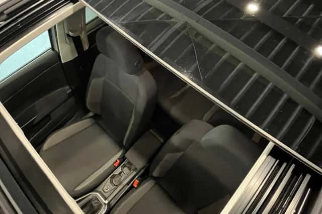 Volkswagen Polo (2023) thumbnail 2