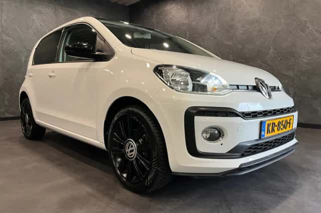 Volkswagen Up! (2016) thumbnail 4