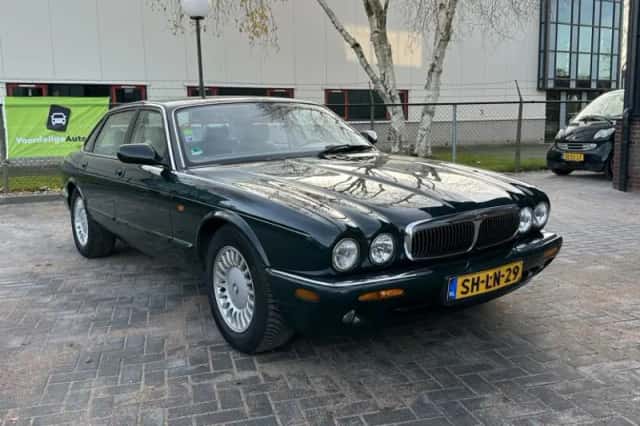 Jaguar Sovereign (1997) thumbnail 2