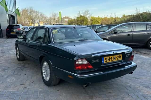 Jaguar Sovereign (1997) thumbnail 4