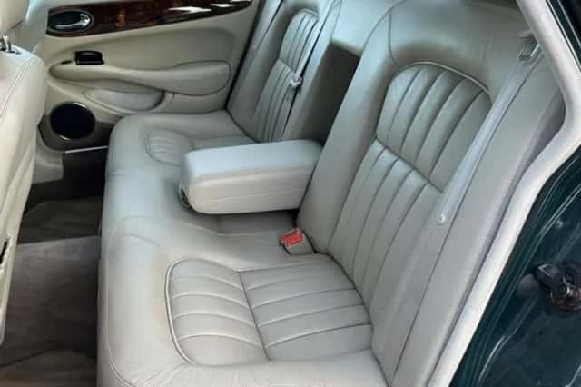 Jaguar Sovereign (1997) thumbnail 6