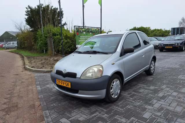 Toyota Yaris (2000) thumbnail 1