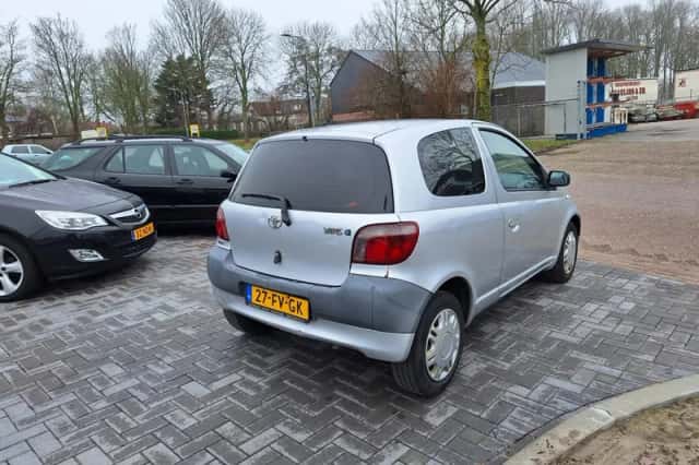 Toyota Yaris (2000) thumbnail 3
