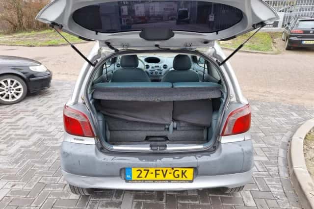 Toyota Yaris (2000) thumbnail 5