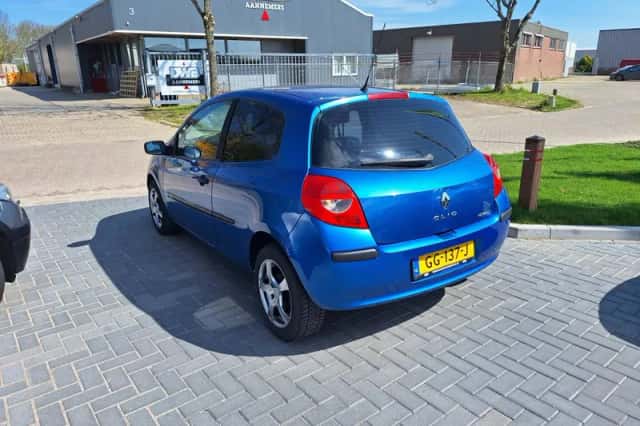 Renault Clio (2006) thumbnail 4