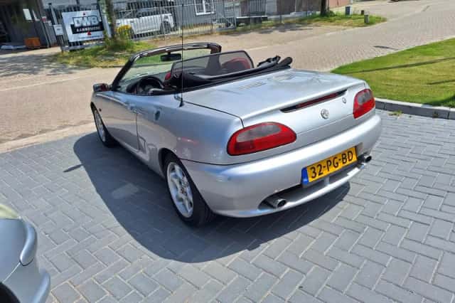 MG F (1998) thumbnail 4