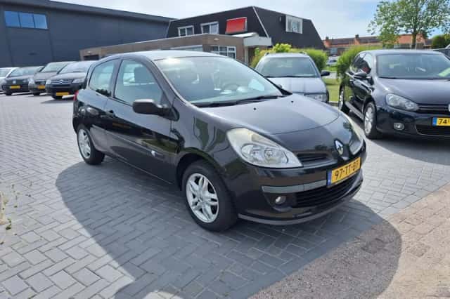 Renault Clio (2007) thumbnail 2