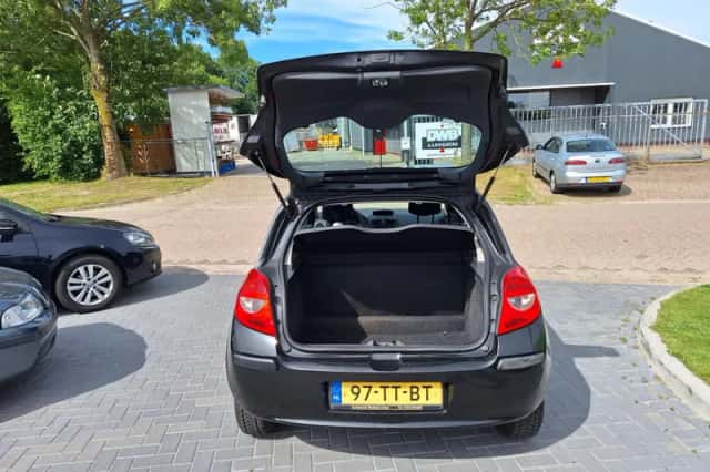 Renault Clio (2007) thumbnail 5