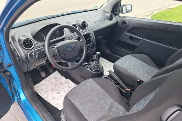 Ford Fiesta (2003) thumbnail 5