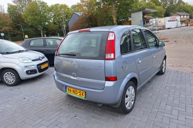 Opel Meriva (2003) thumbnail 3