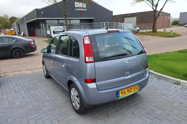 Opel Meriva (2003) thumbnail 4