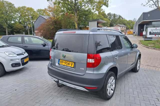 Škoda Yeti (2011) thumbnail 3